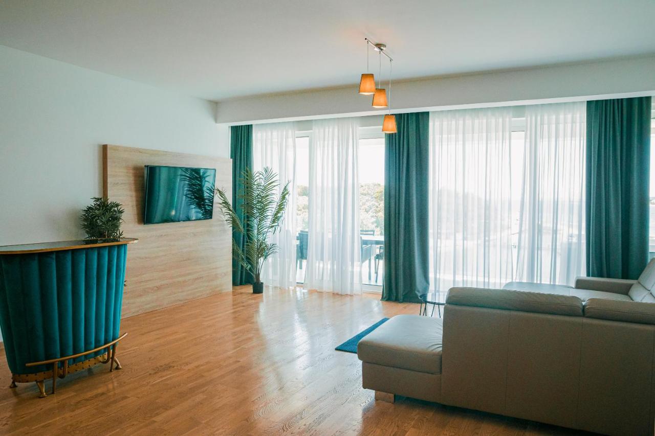 Kaneo Beach Hotel نوفاليا المظهر الخارجي الصورة