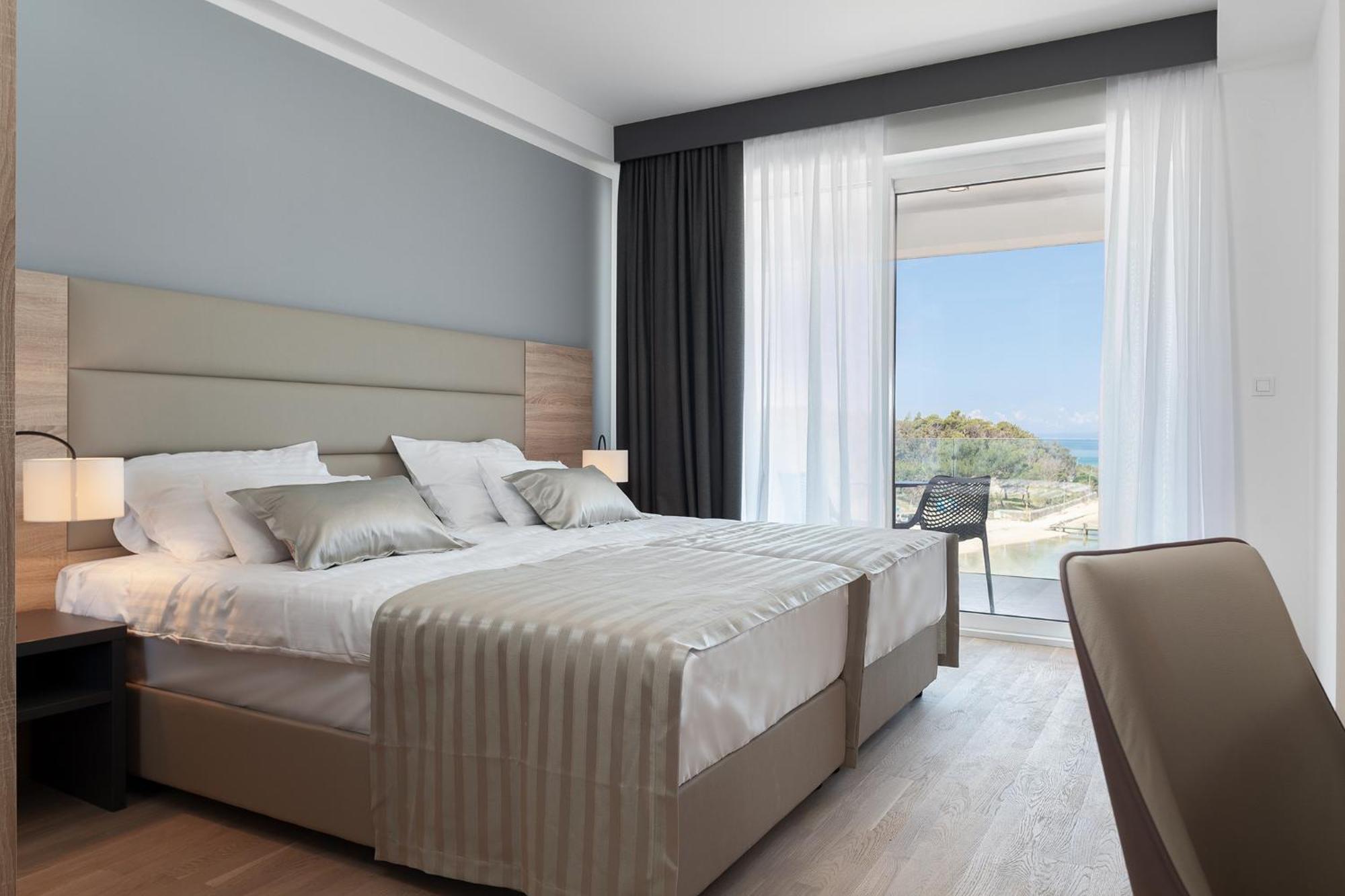 Kaneo Beach Hotel نوفاليا المظهر الخارجي الصورة