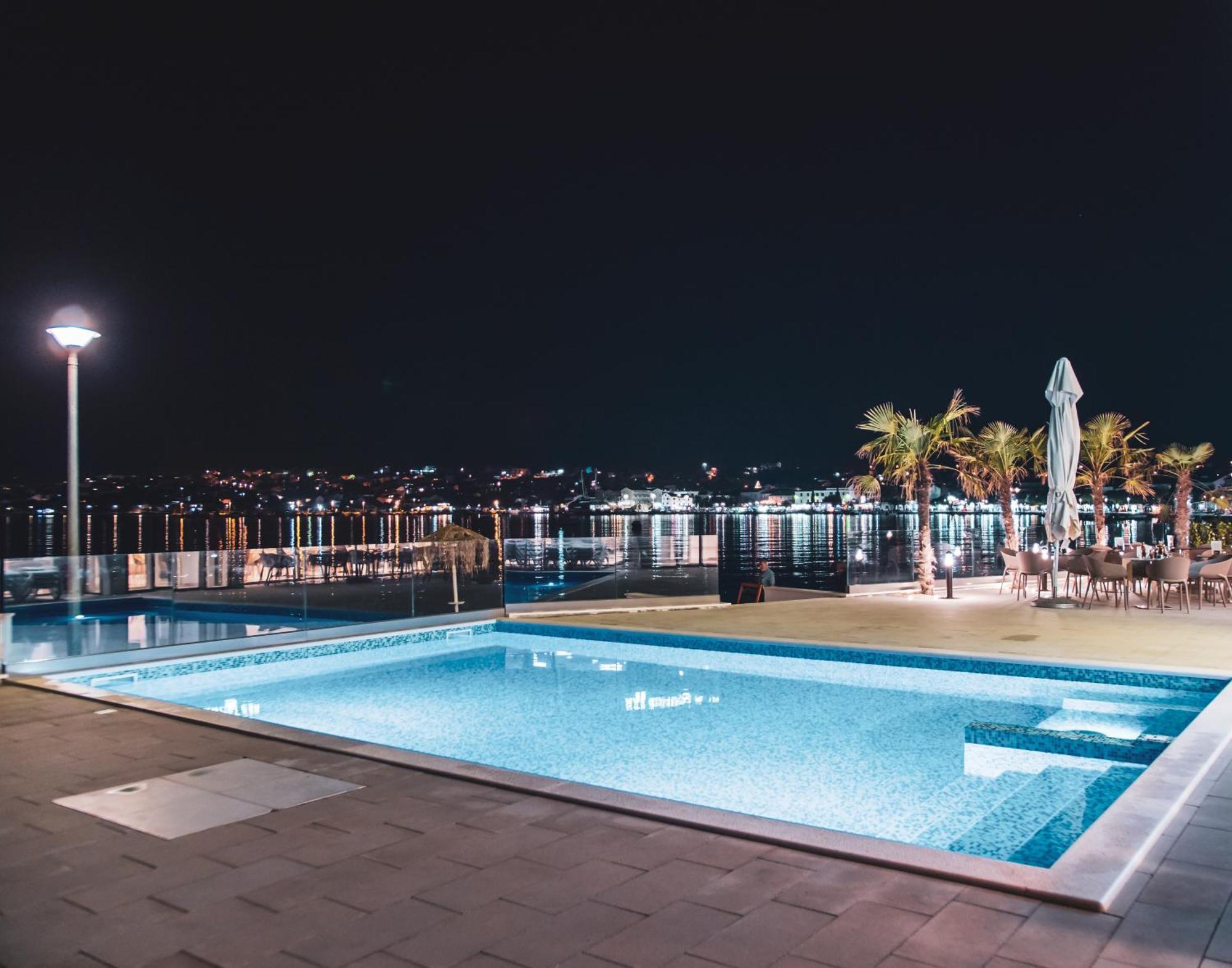 Kaneo Beach Hotel نوفاليا المظهر الخارجي الصورة