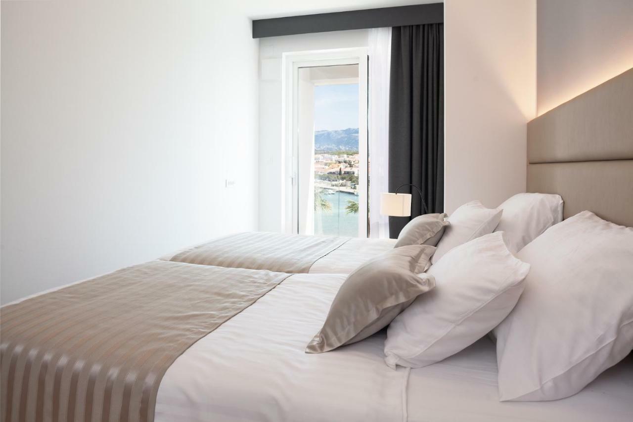 Kaneo Beach Hotel نوفاليا المظهر الخارجي الصورة