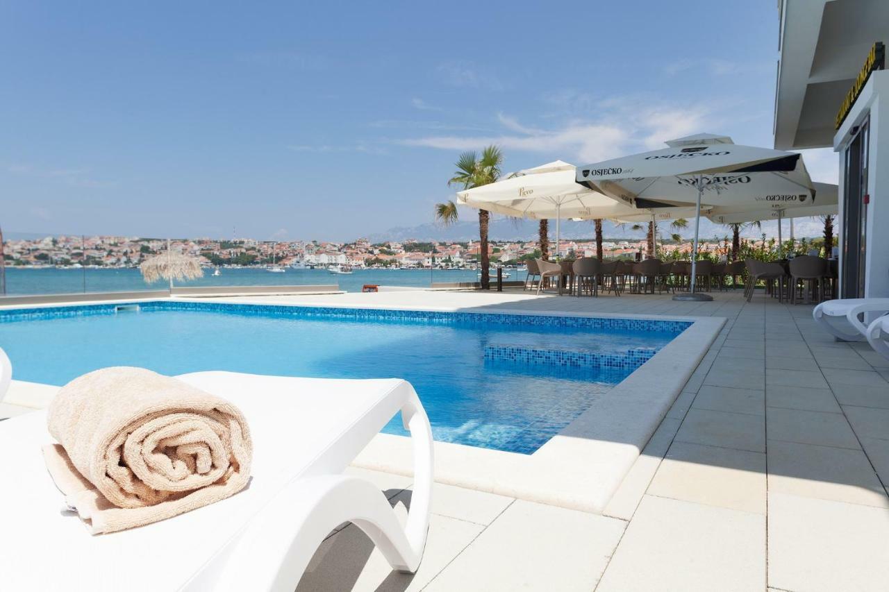 Kaneo Beach Hotel نوفاليا المظهر الخارجي الصورة